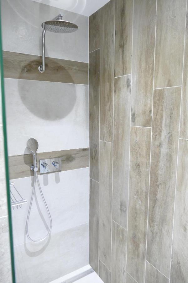 Bed and Breakfast Les Agapanthes Camphin-en-Pevele Esterno foto